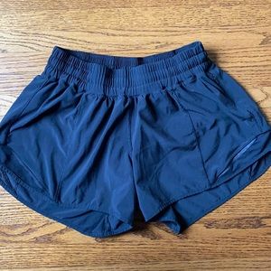 Lululemon 4” Hotty Hot shorts